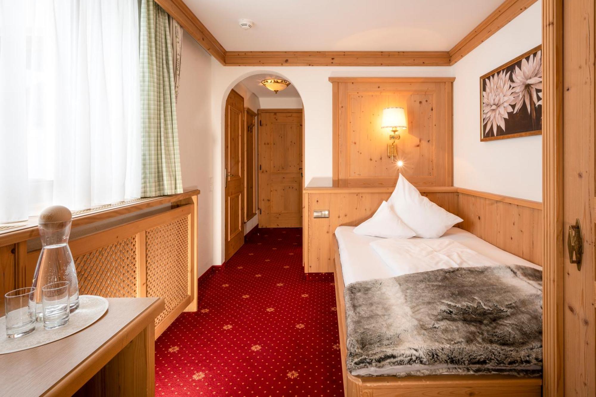 Hotel Almhof Гальтюр Экстерьер фото